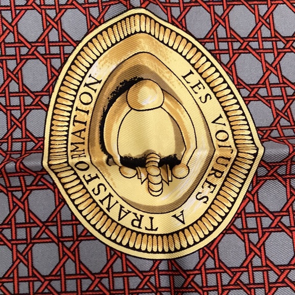 Hermes Classic Silk scarf - Picture 6 of 14